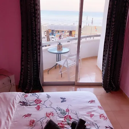 Front Apartment Larnaca